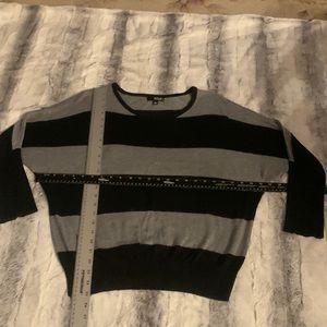 🌹🌹Womens petite XL black and silver sweater